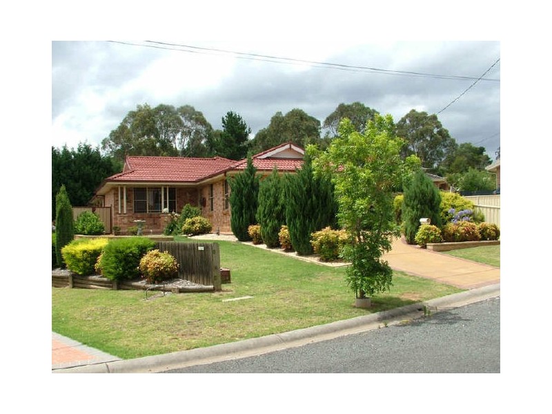 11 Laura Cl, Bargo NSW 2574
