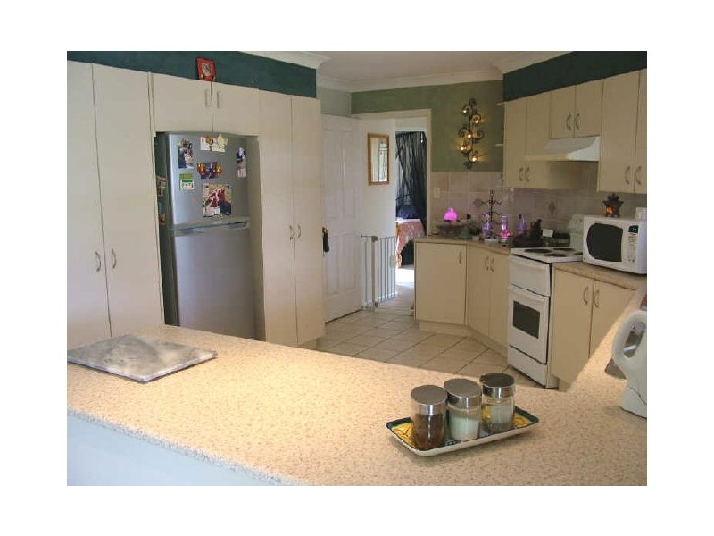 11 Laura Cl, Bargo NSW 2574