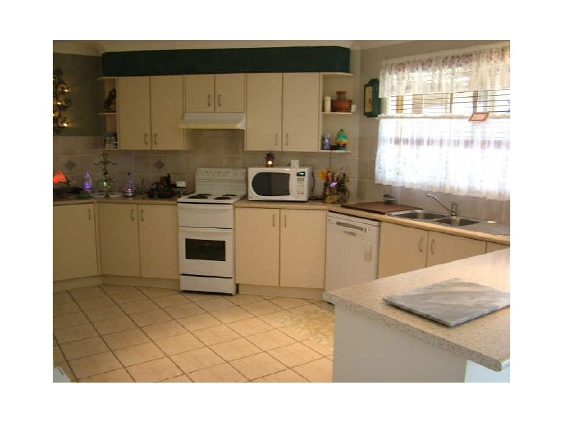 11 Laura Cl, Bargo NSW 2574