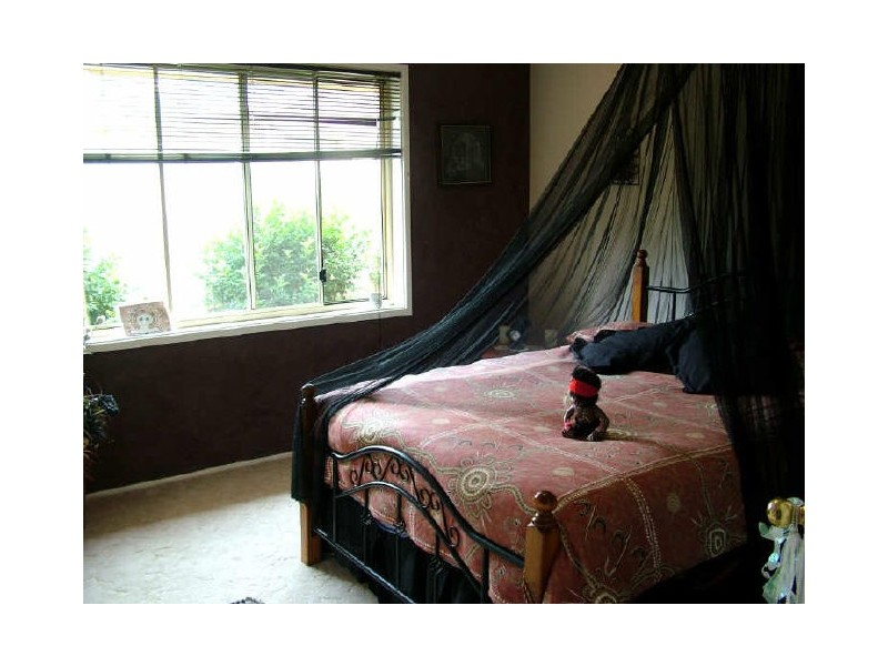 11 Laura Cl, Bargo NSW 2574