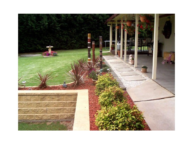 11 Laura Cl, Bargo NSW 2574