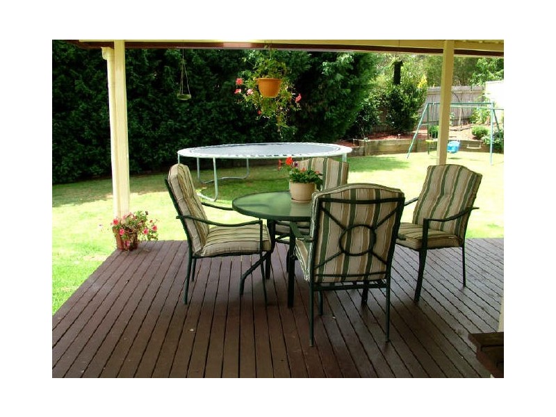 11 Laura Cl, Bargo NSW 2574