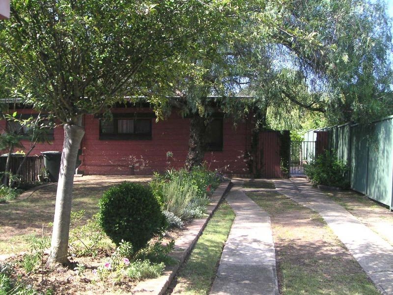 2/10 Downing Street, Picton NSW 2571