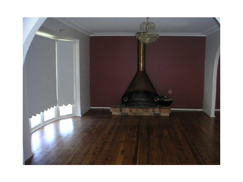 9 Middleton Place, Picton NSW 2571