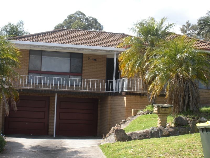 8 Dewrang Street, Bradbury NSW 2560