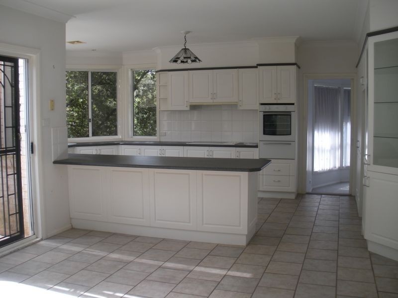 3 Westbourne Ave, Thirlmere NSW 2572