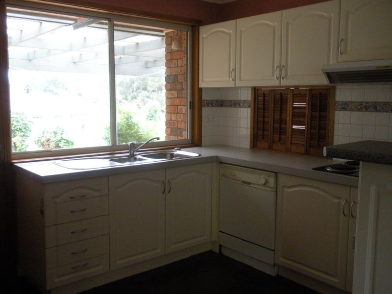 6 Devitt Street, The Oaks NSW 2570