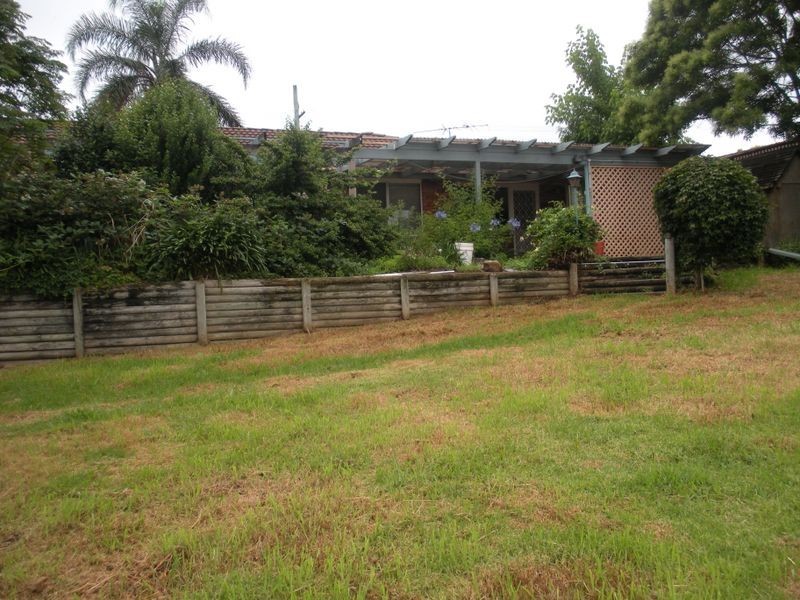 6 Devitt Street, The Oaks NSW 2570