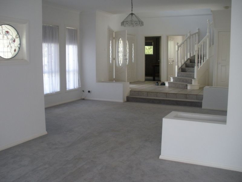 3 Westbourne Ave, Thirlmere NSW 2572