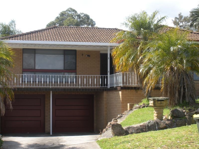 8 Dewrang Ave, Bradbury NSW 2560