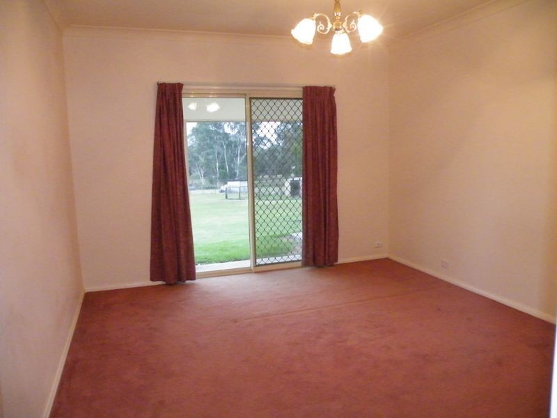 85 Myrtle Creek Avenue, Tahmoor NSW 2573