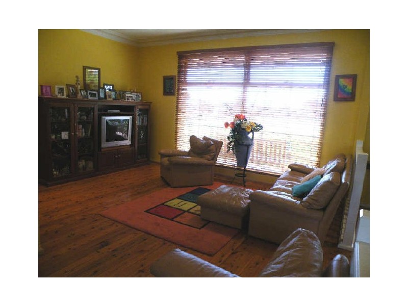 3 Merlin St, The Oaks NSW 2570