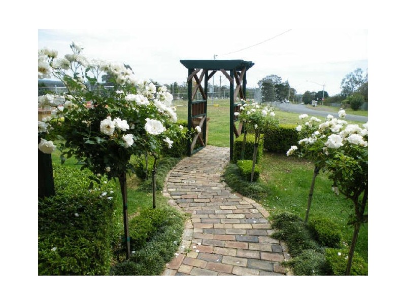 3 Merlin St, The Oaks NSW 2570