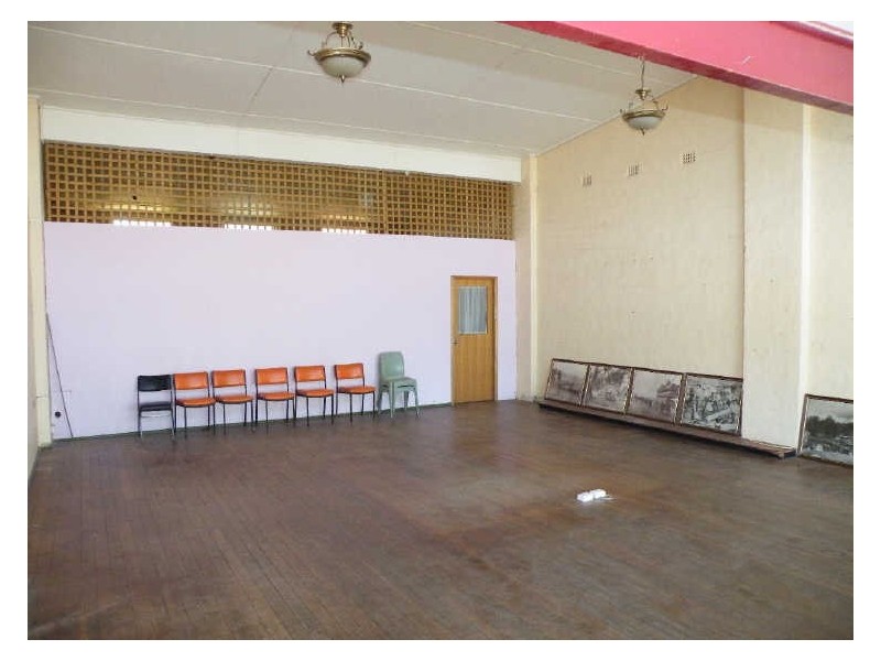 15 Oaks Road, Thirlmere NSW 2572