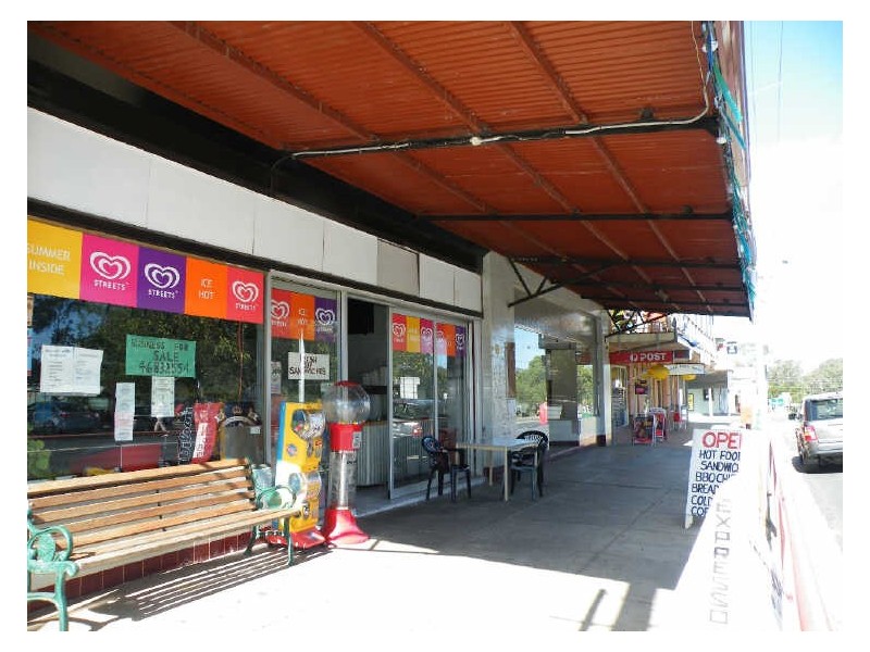 15 Oaks Road, Thirlmere NSW 2572