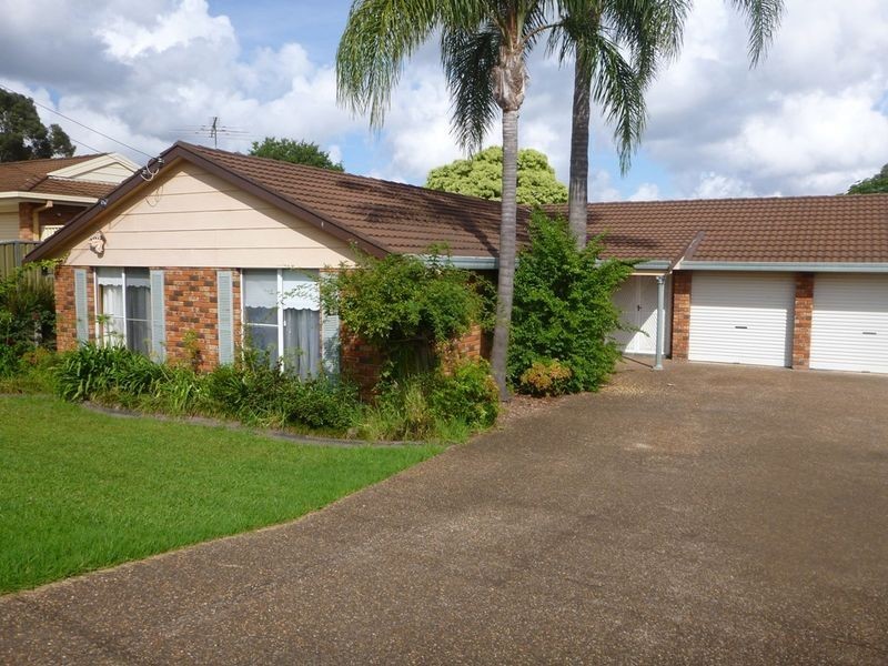 6 Devitt Crescent, The Oaks NSW 2570