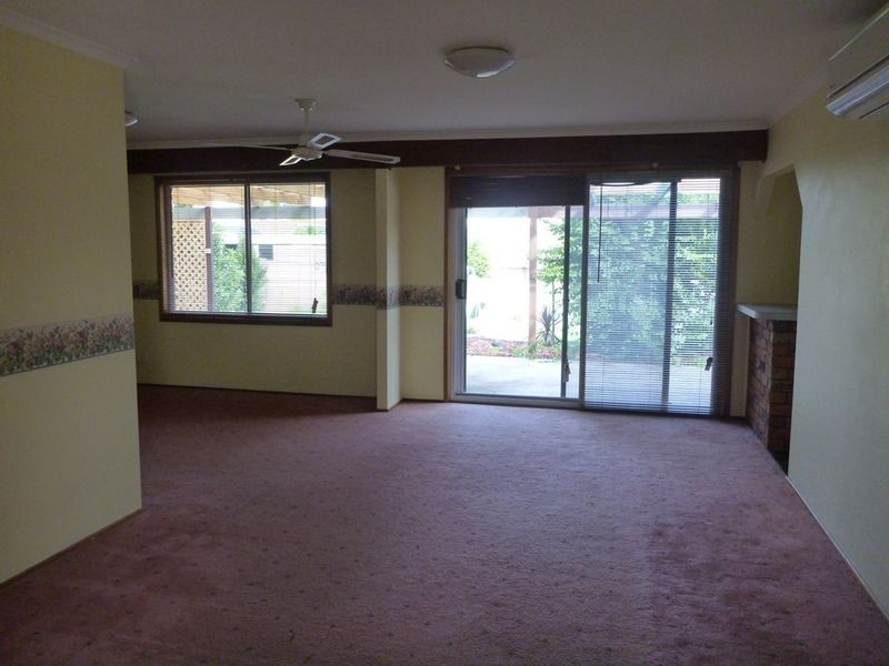 6 Devitt Crescent, The Oaks NSW 2570