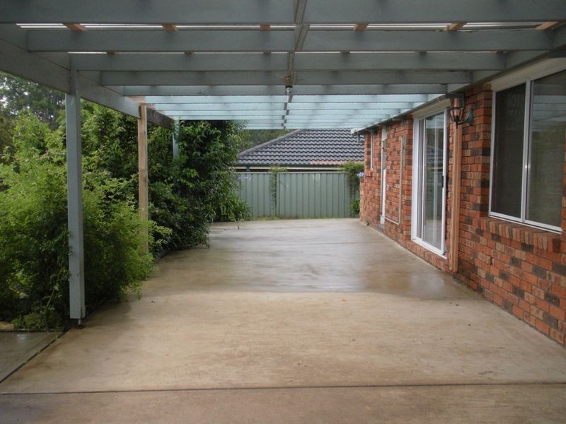 6 Devitt Crescent, The Oaks NSW 2570