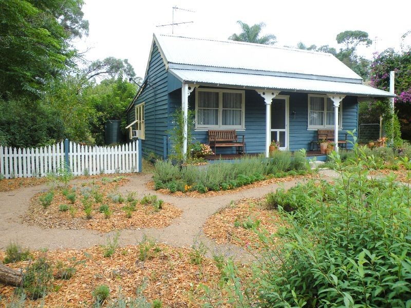 50 Carlton Rd, Thirlmere NSW 2572