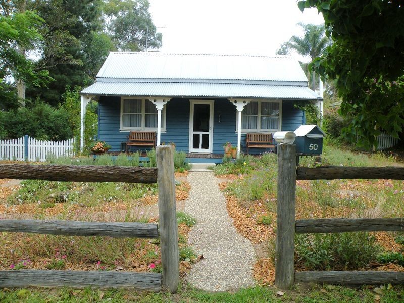 50 Carlton Rd, Thirlmere NSW 2572