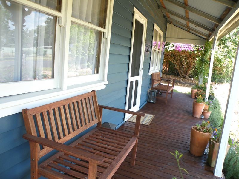 50 Carlton Rd, Thirlmere NSW 2572