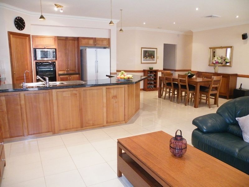 Glen Alpine NSW 2560