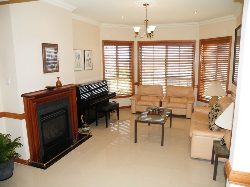 Glen Alpine NSW 2560