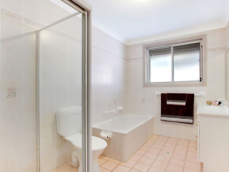 31 Lissanthe Street, Mount Annan NSW 2567