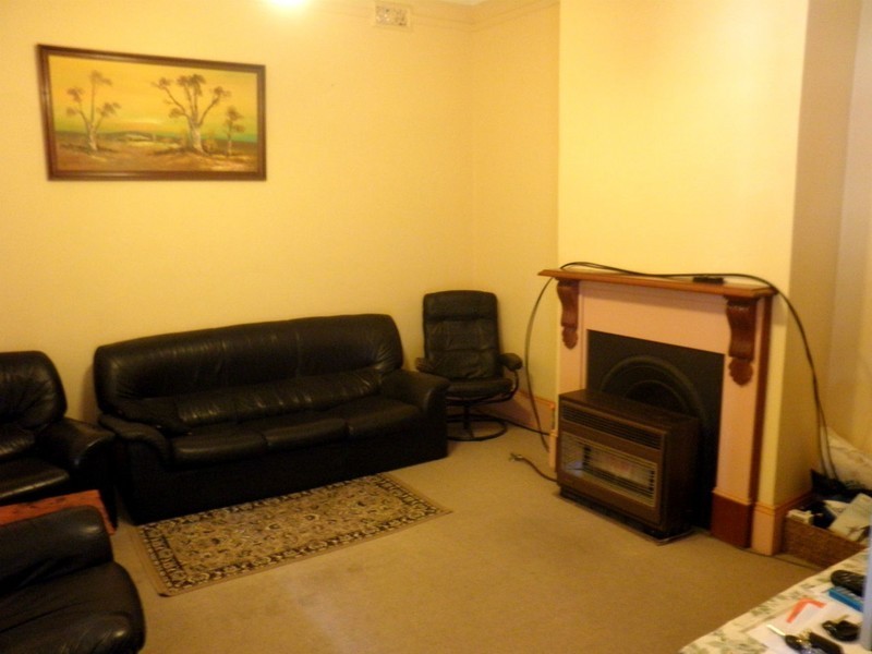 27 Oaks Road, Thirlmere NSW 2572