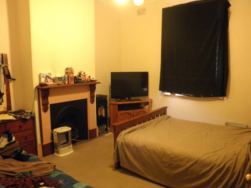 27 Oaks Road, Thirlmere NSW 2572