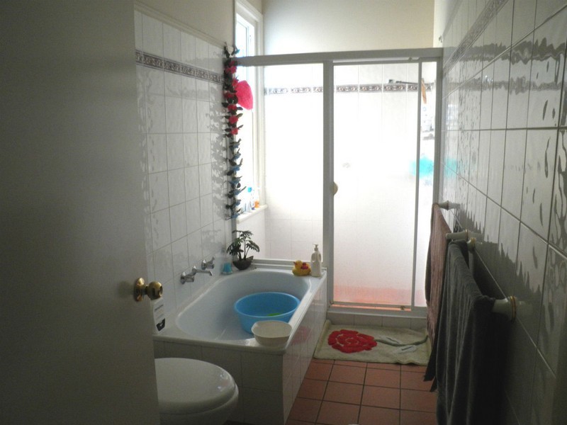 27 Oaks Road, Thirlmere NSW 2572