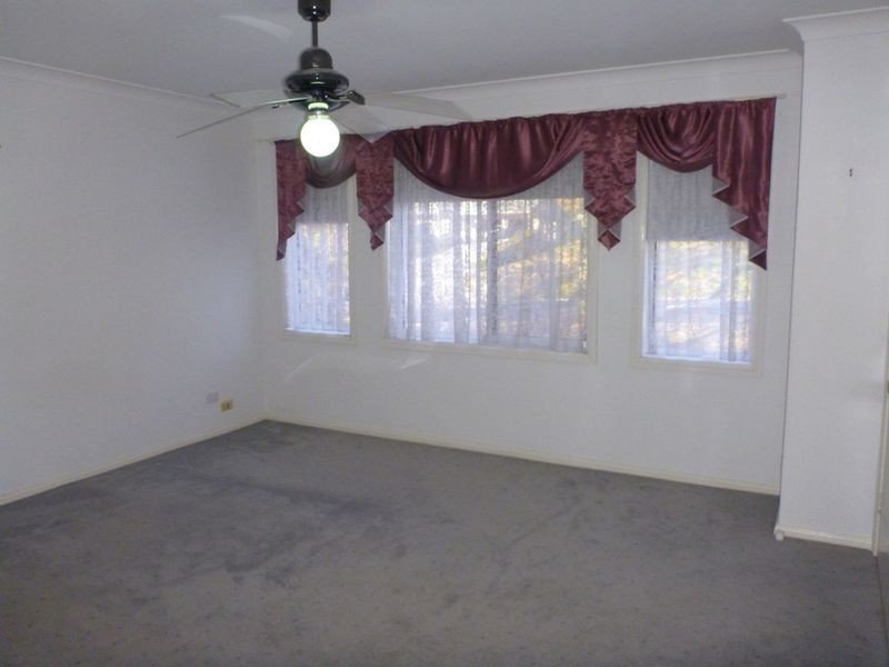 3 Westbourne Ave, Thirlmere NSW 2572