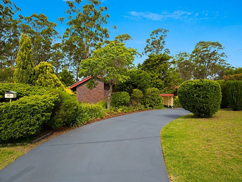 10 Stuart Place, Tahmoor NSW 2573