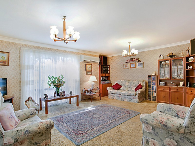 10 Stuart Place, Tahmoor NSW 2573