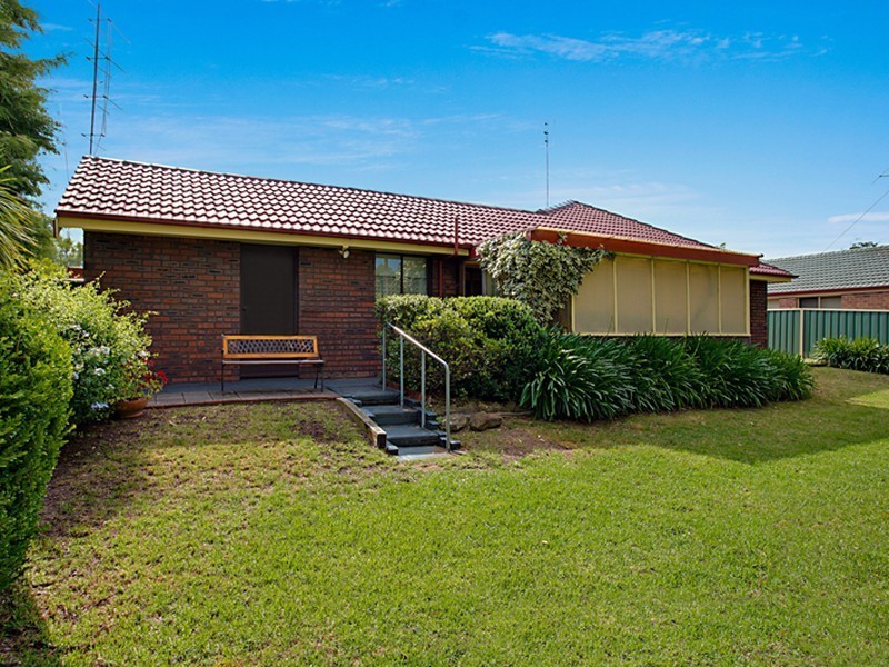 10 Stuart Place, Tahmoor NSW 2573