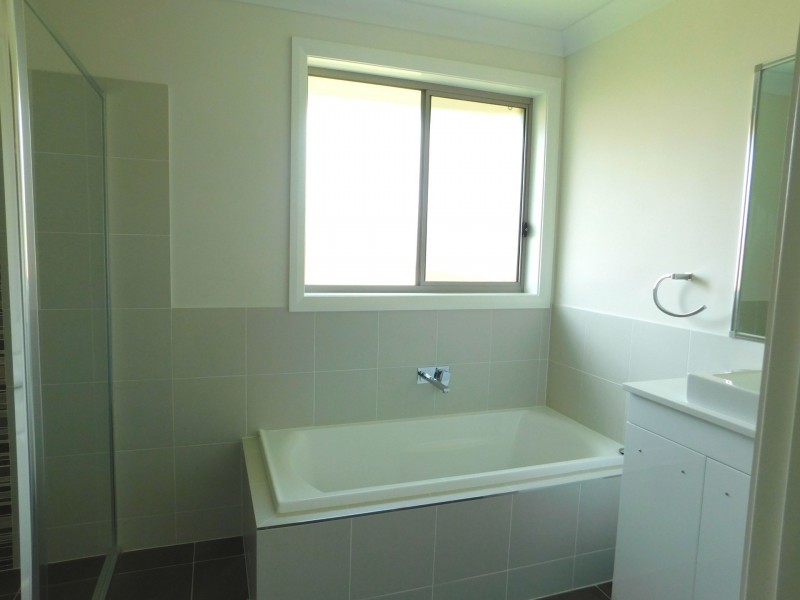 1C Close Street, Thirlmere NSW 2572