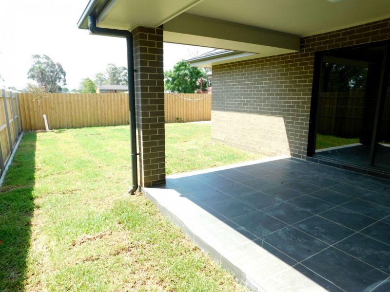 1B Close Street, Thirlmere NSW 2572