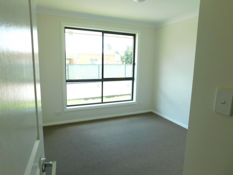 1B Close Street, Thirlmere NSW 2572