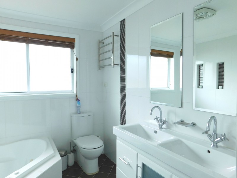 3 Emmett Close, Picton NSW 2571