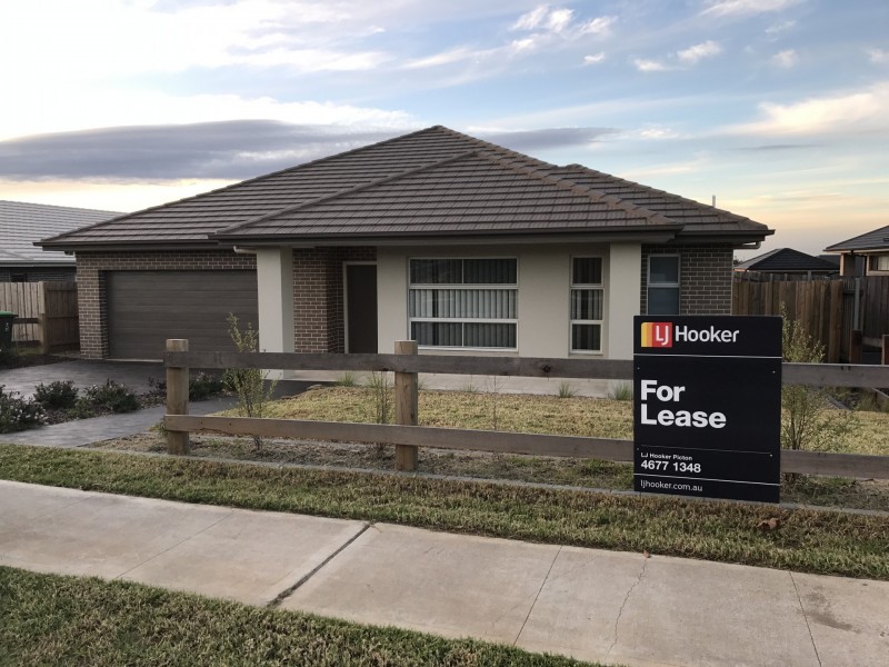 10 Stirling Drive, Wilton NSW 2571