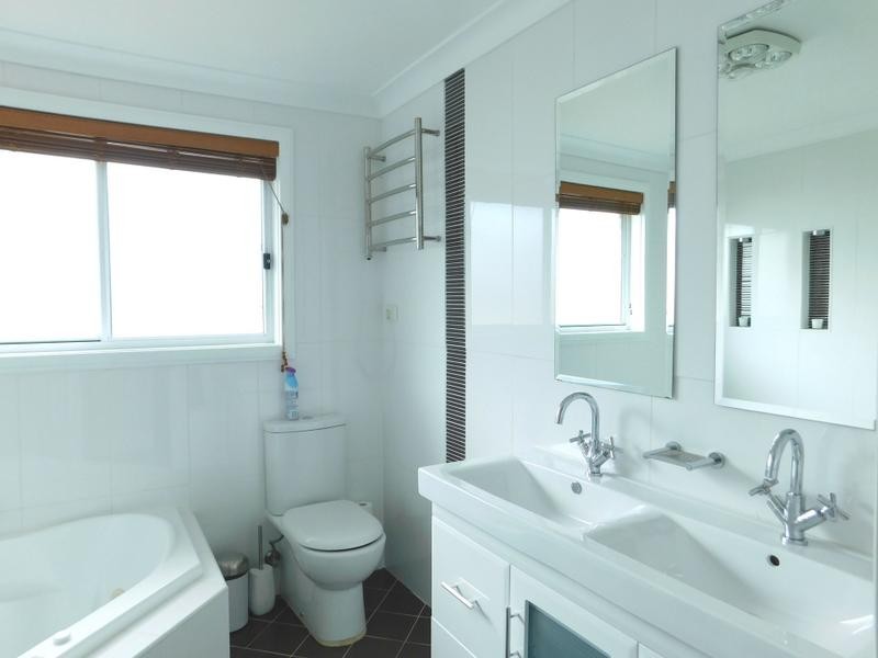 3 Emmett Close, Picton NSW 2571