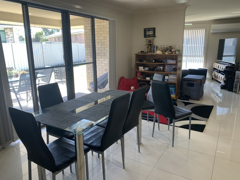 2/8 Lindon Cresent, Kootingal NSW 2352