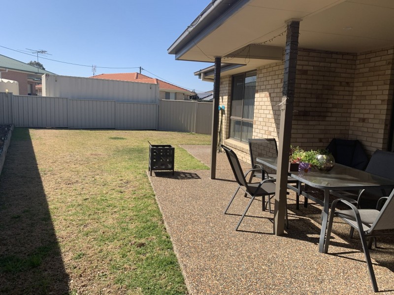 2/8 Lindon Cresent, Kootingal NSW 2352