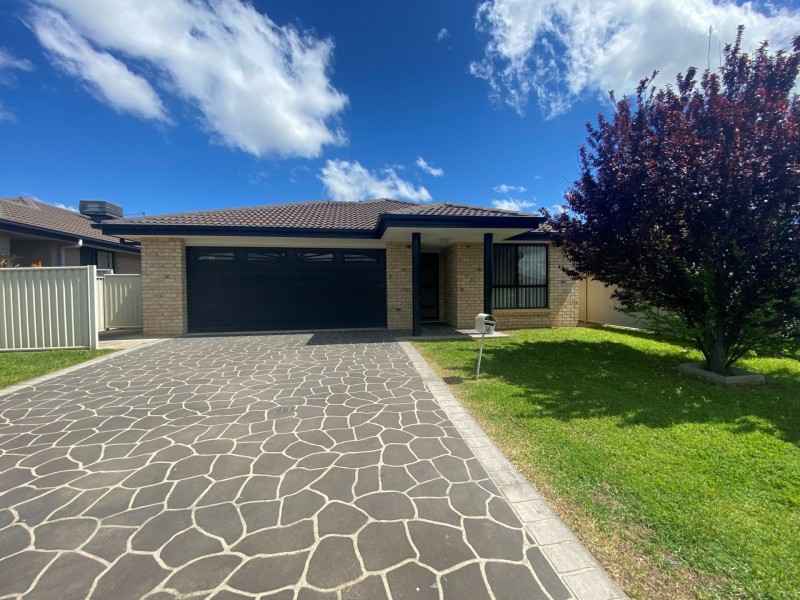16 Lindsay Road, Westdale NSW 2340