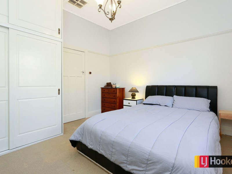 51 Gipps Street, West Tamworth NSW 2340