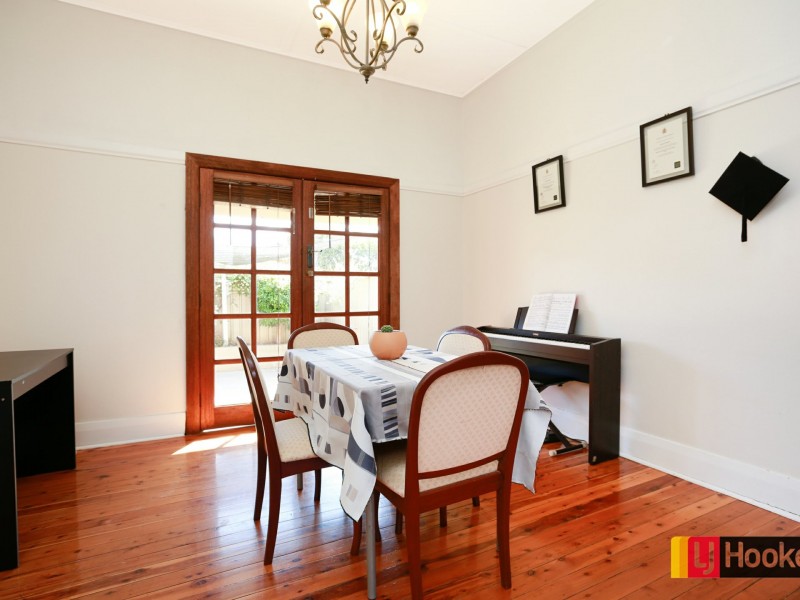 51 Gipps Street, West Tamworth NSW 2340