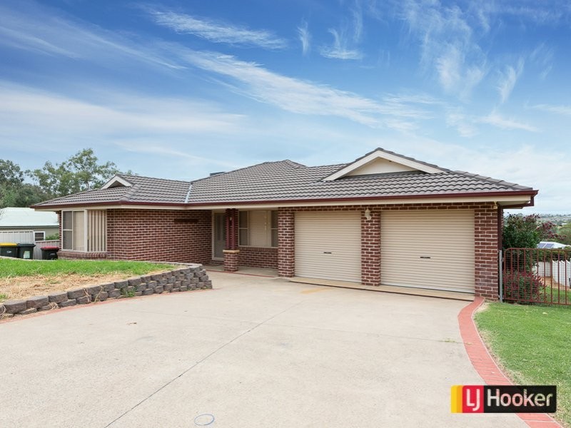 2 Cleary Drive, Tamworth NSW 2340