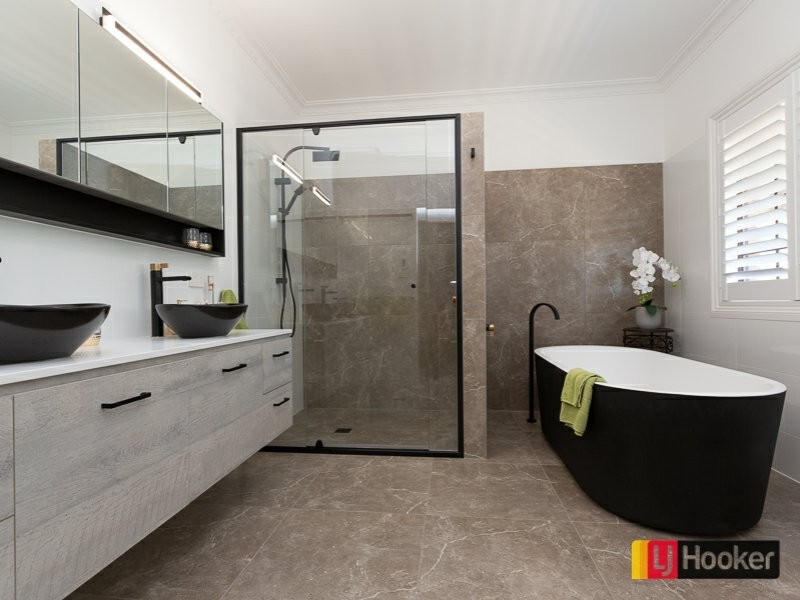 10 Arunta Place, East Tamworth NSW 2340