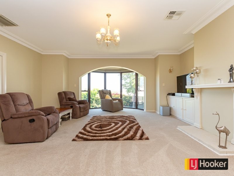 10 Arunta Place, East Tamworth NSW 2340