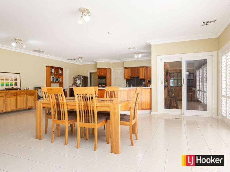 10 Arunta Place, East Tamworth NSW 2340